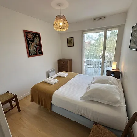 Apartment Proche Mer, Terrasse Et Wifi, Aux Minimes La Rochelle (Charente-Maritime)